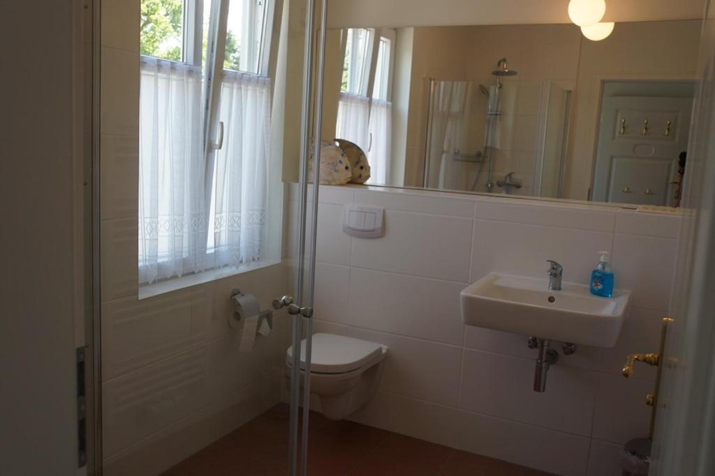 Haus Buddenbrock auf Rügen Wiek auf Rügen Zimmer foto